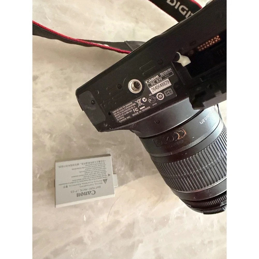 Canon EOS Rebel XS Digital SLR‎ Camera  18-55mm Not Tested for Parts No Charger